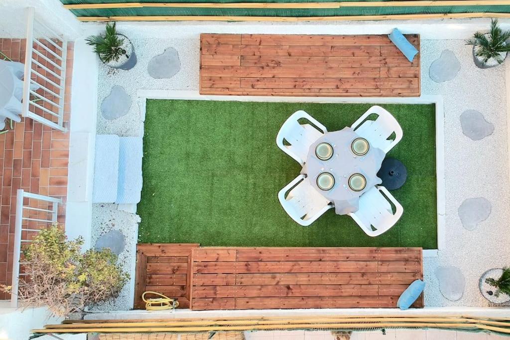 Appartement 2 Min De La Plage, Parking, Terrasse & Wifi!