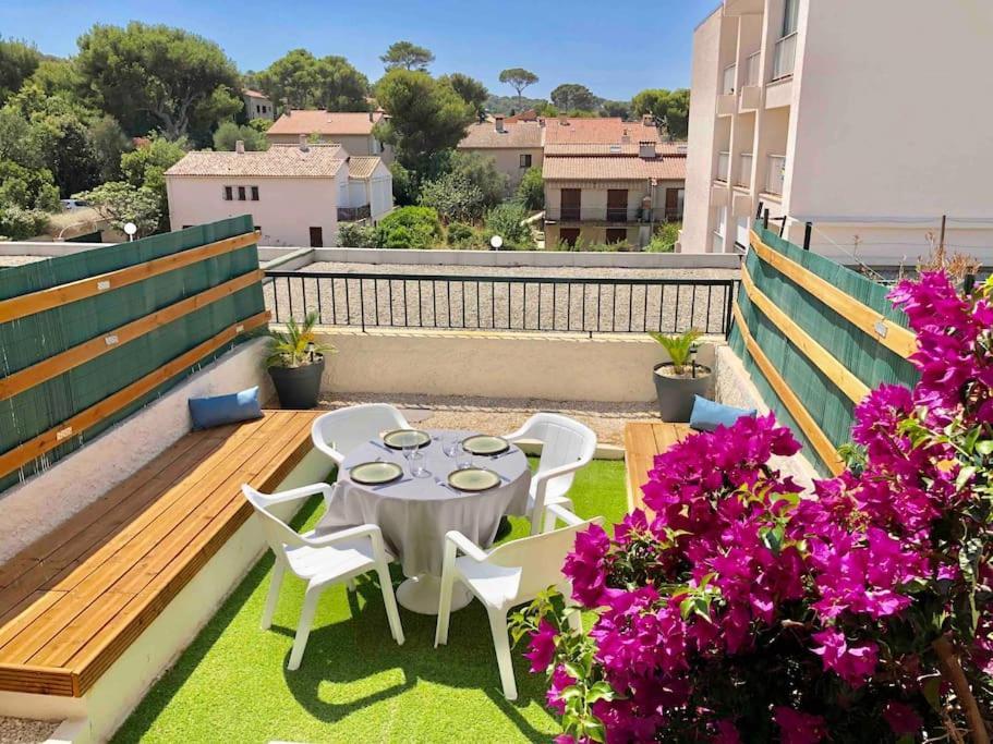 2 Min De La Plage, Parking, Terrasse & Wifi!